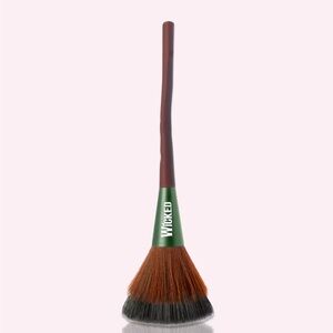 One/Size Wicked Makeup Brush